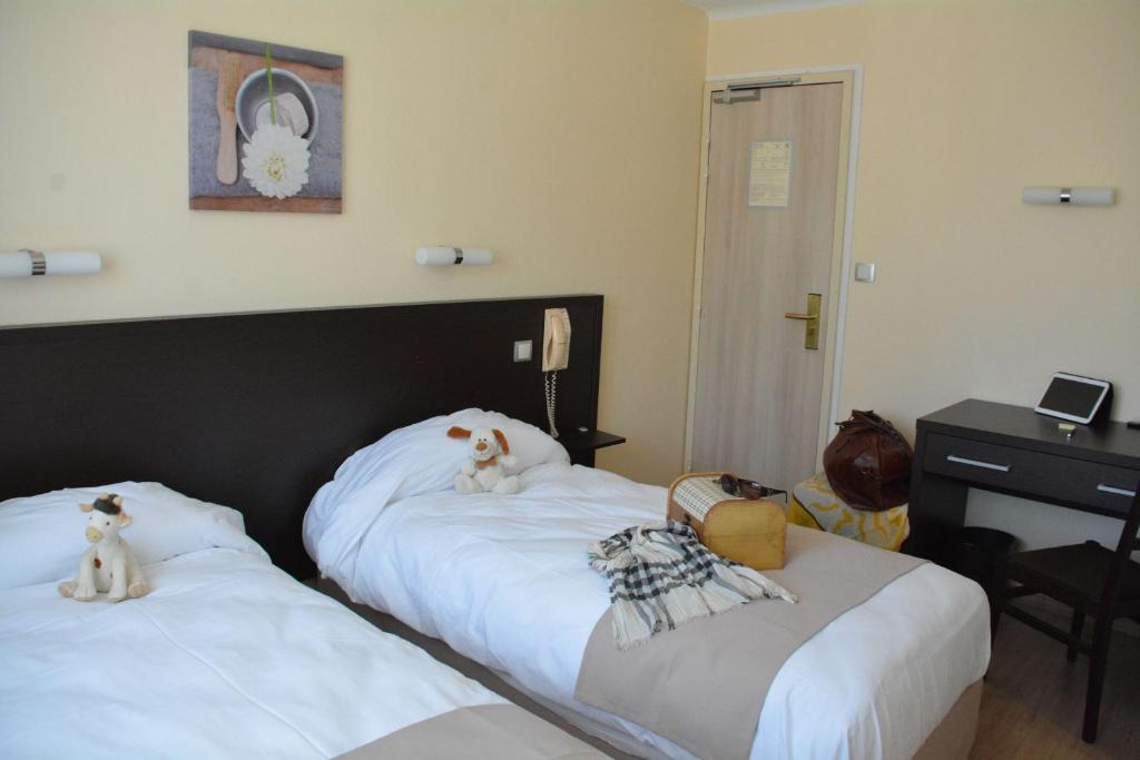 Logis Hotel Restaurant De France Saint-Geniez-d'Olt Room photo