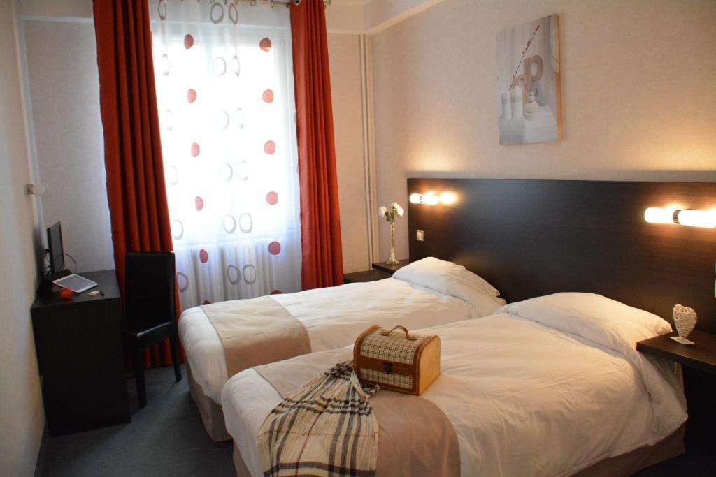 Logis Hotel Restaurant De France Saint-Geniez-d'Olt Room photo